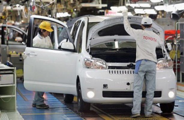 Toyota a vândut peste un milion de vehicule hybrid